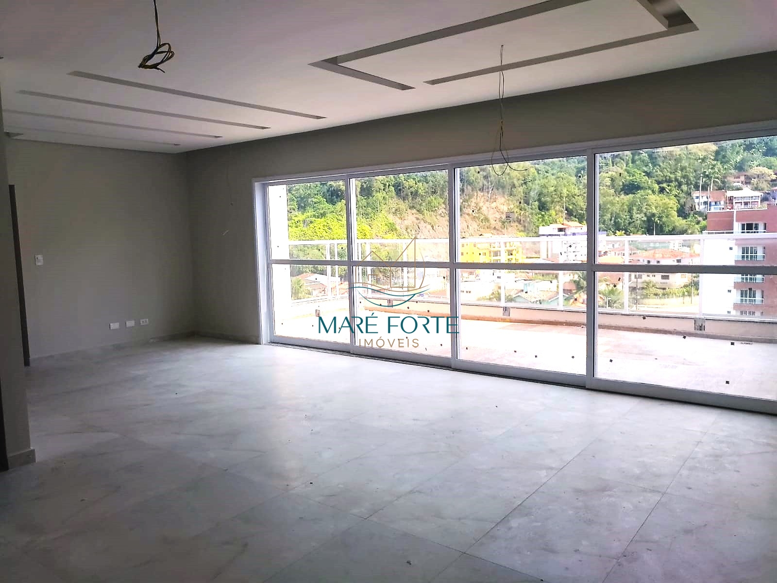 Cobertura à venda com 3 quartos, 150m² - Foto 1