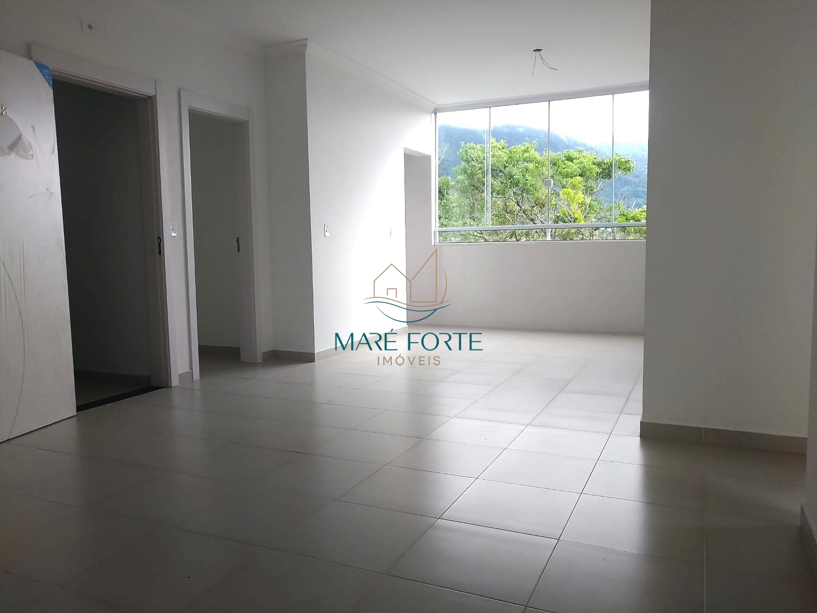 Apartamento à venda com 3 quartos, 111m² - Foto 1