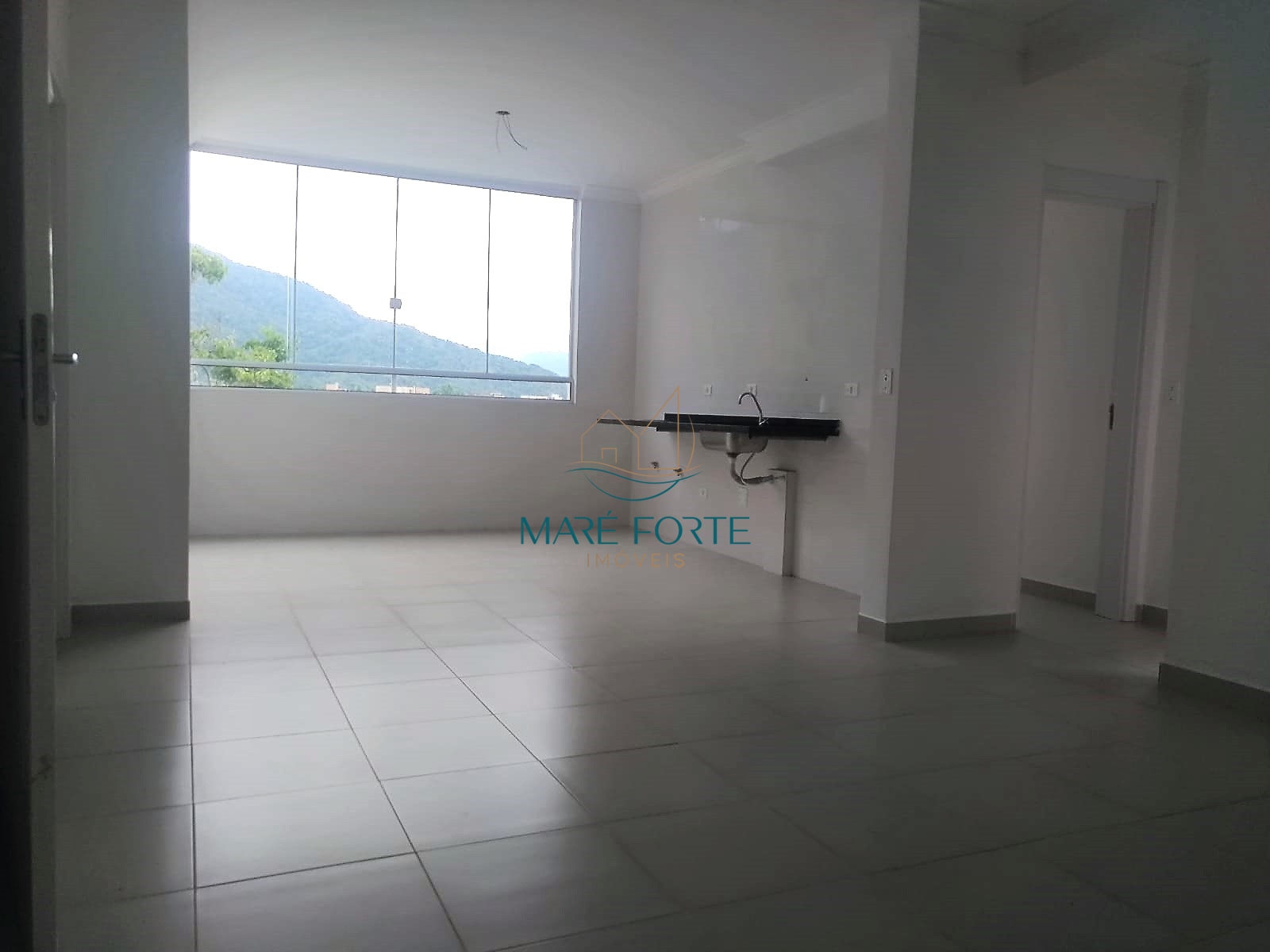 Apartamento à venda com 3 quartos, 111m² - Foto 2