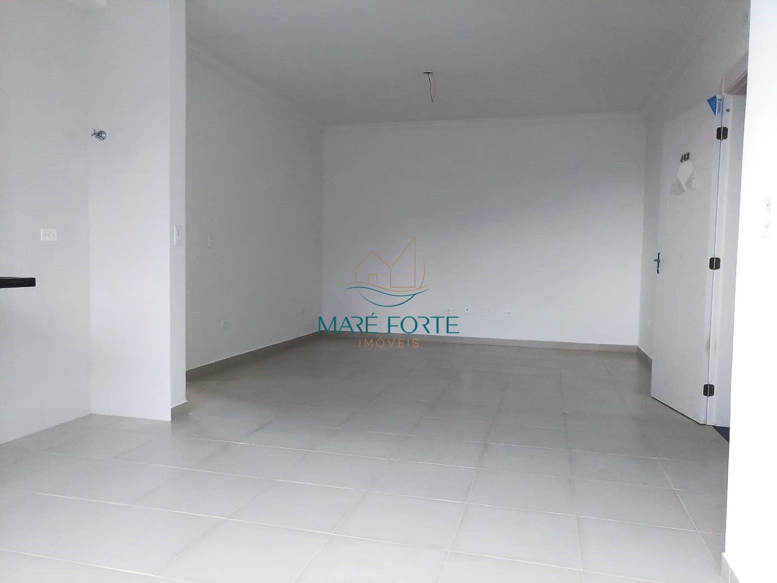 Apartamento à venda com 3 quartos, 111m² - Foto 4