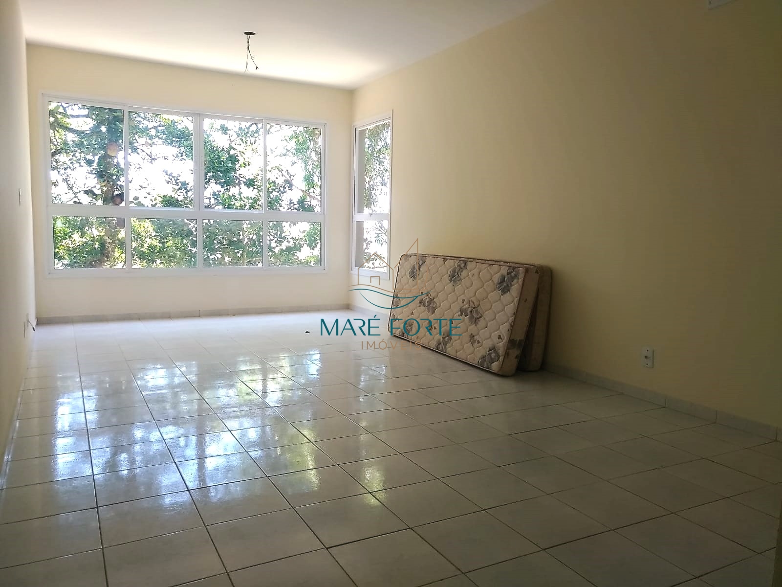 Apartamento à venda com 2 quartos, 79m² - Foto 1