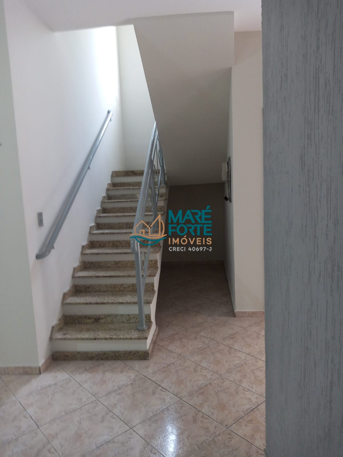 Casa à venda com 4 quartos, 250m² - Foto 14