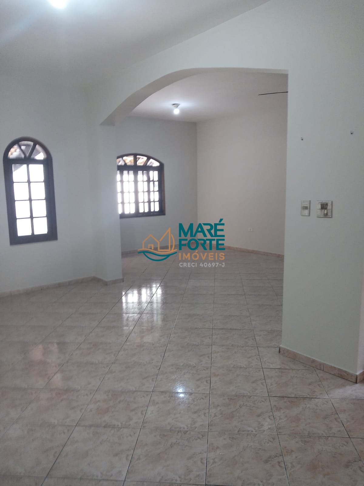 Casa à venda com 4 quartos, 250m² - Foto 15