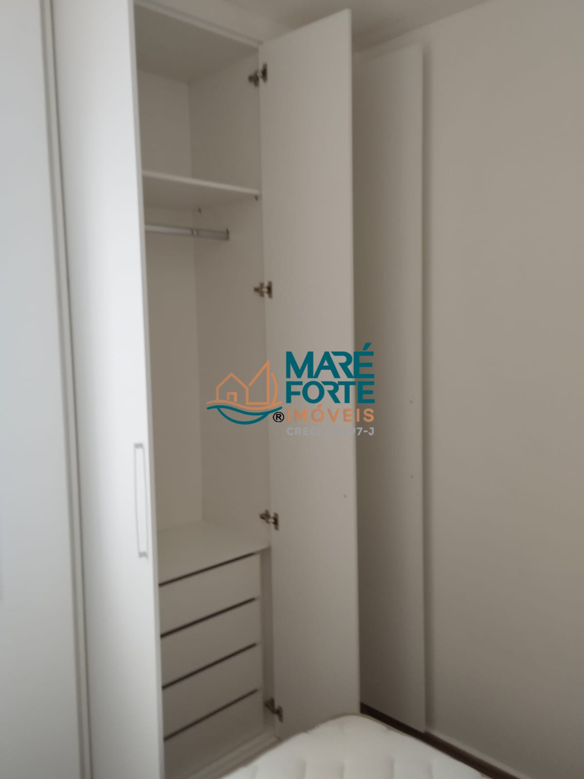 Apartamento à venda com 2 quartos, 70m² - Foto 20