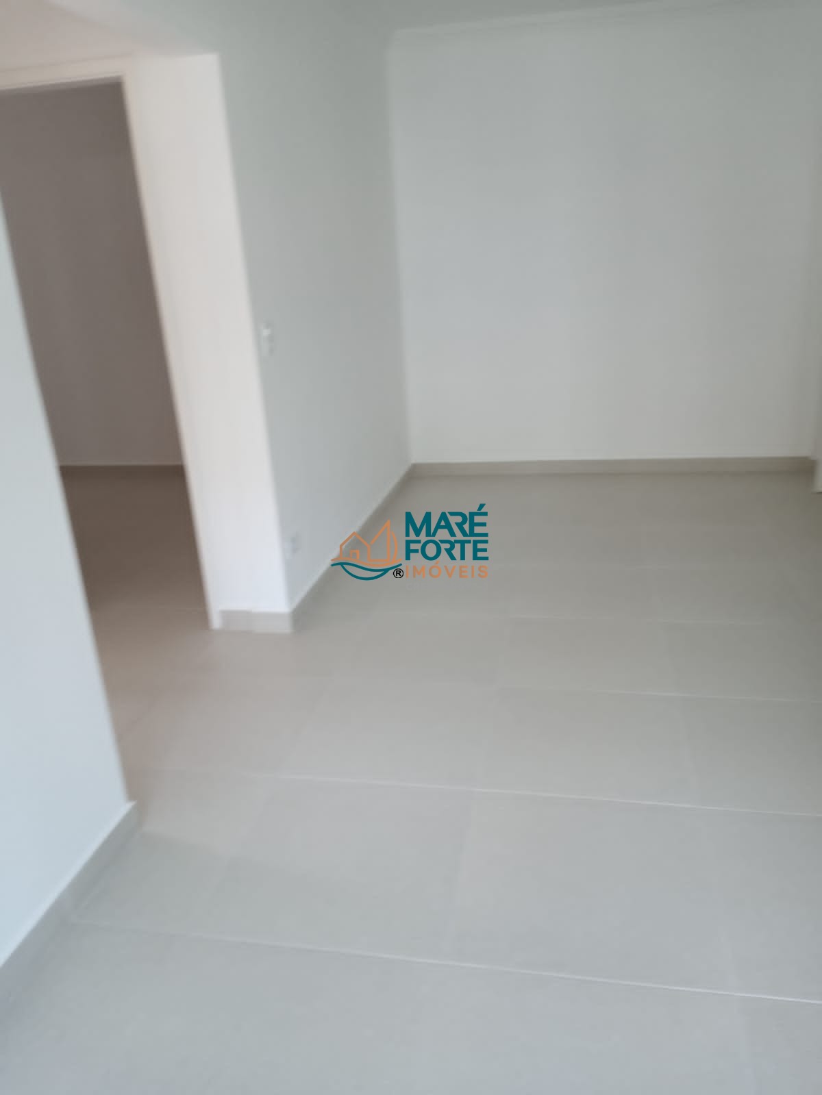 Apartamento à venda com 2 quartos, 68m² - Foto 3