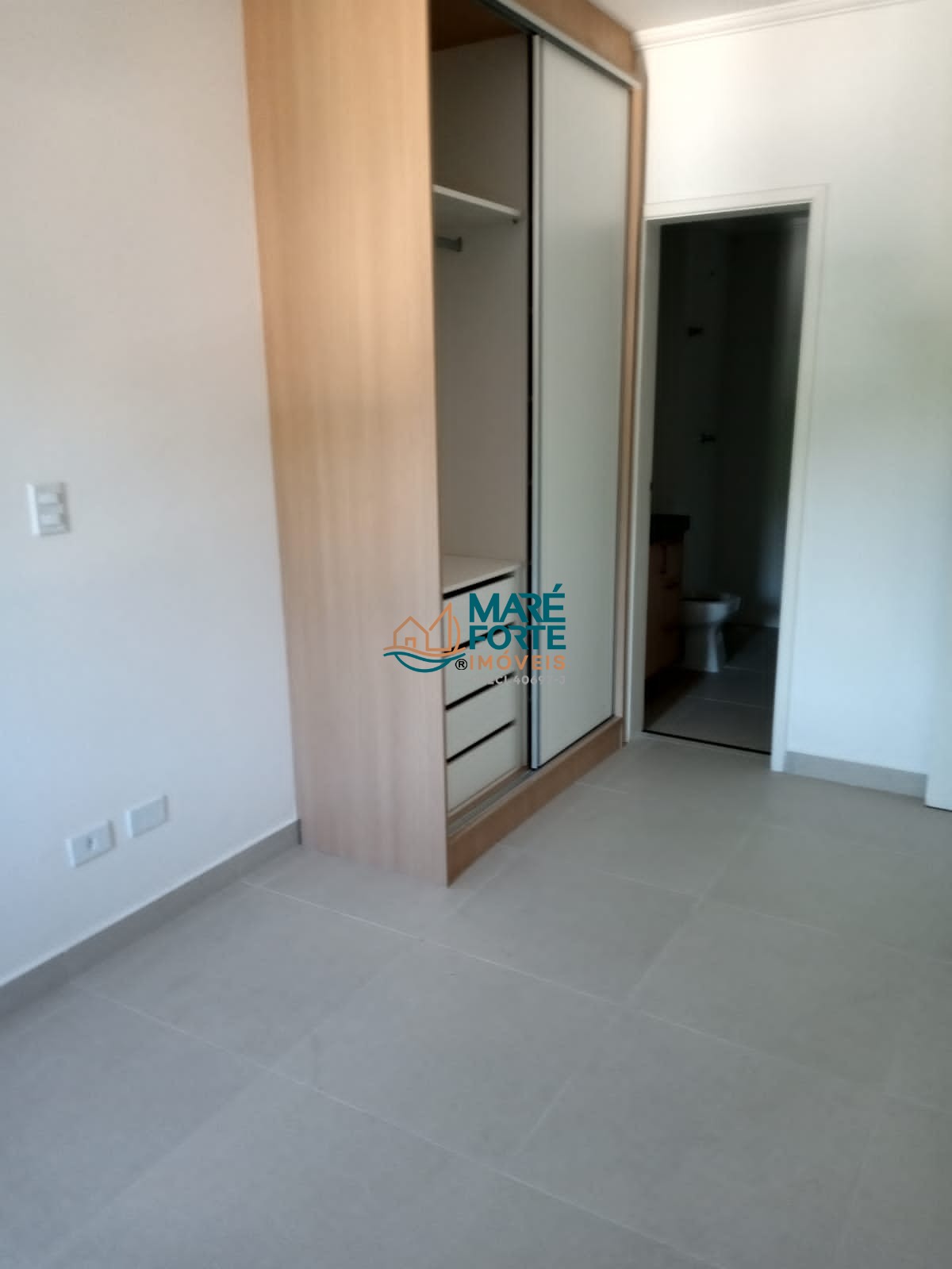 Apartamento à venda com 2 quartos, 67m² - Foto 3