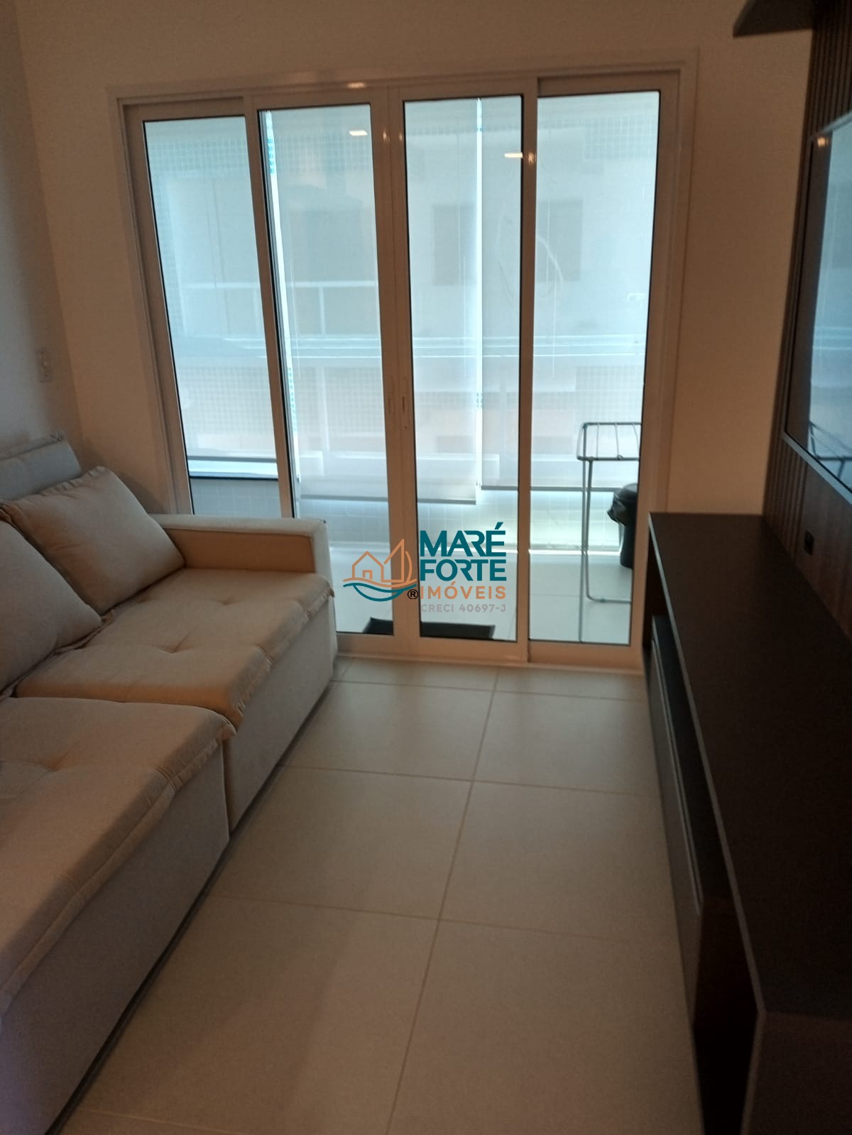 Apartamento à venda com 2 quartos, 67m² - Foto 2