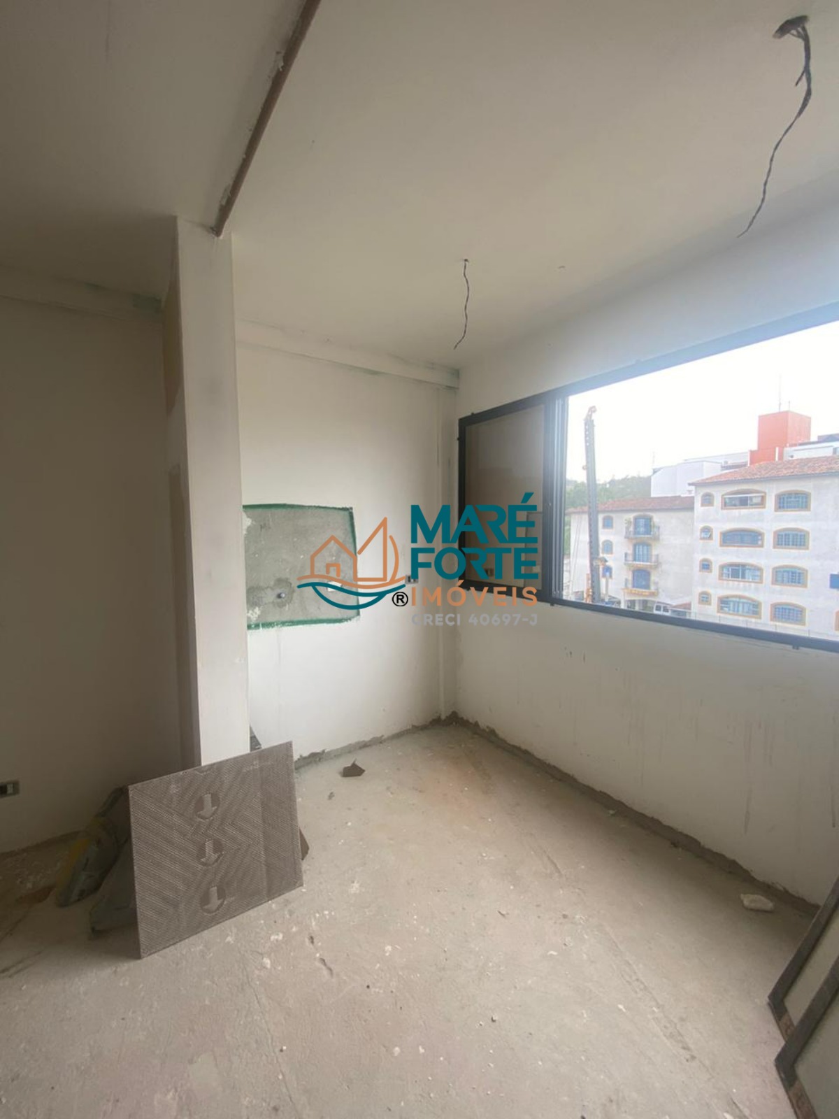 Apartamento à venda com 1 quarto, 35m² - Foto 2