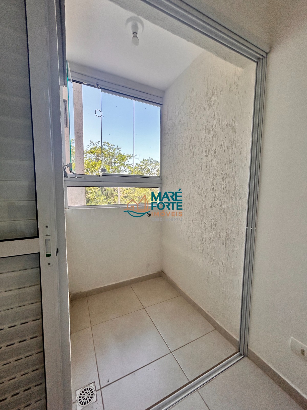 Apartamento à venda com 2 quartos, 63m² - Foto 4