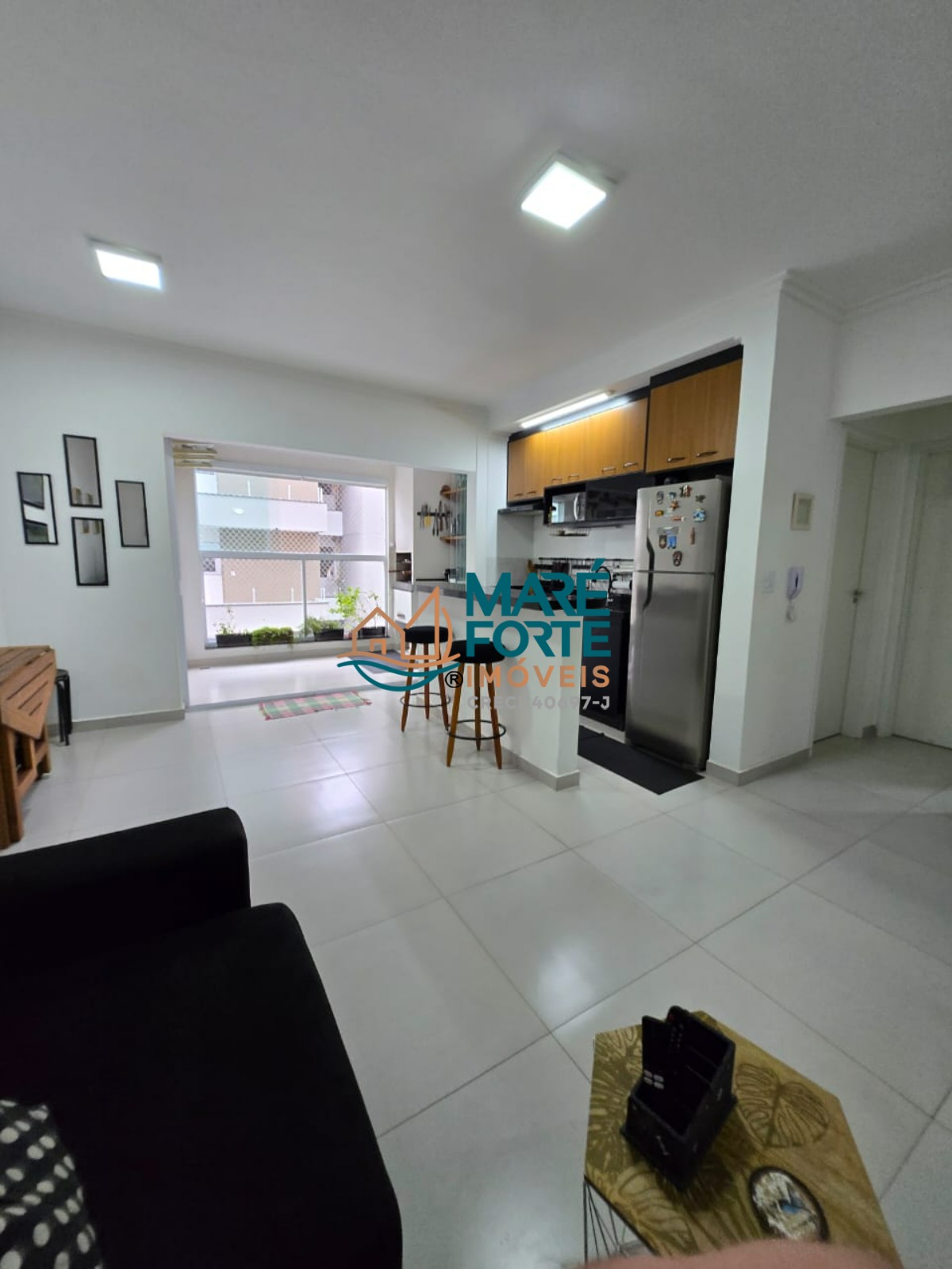 Apartamento à venda com 2 quartos, 80m² - Foto 3