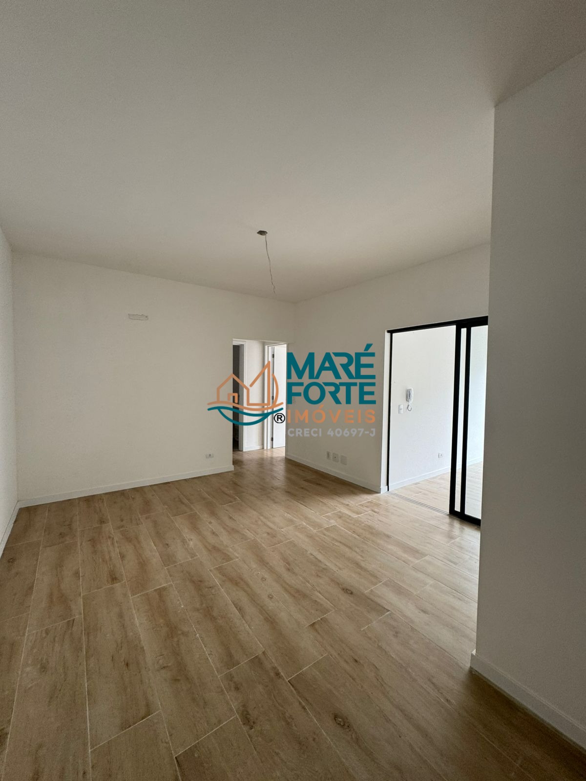 Apartamento à venda com 2 quartos, 73m² - Foto 2