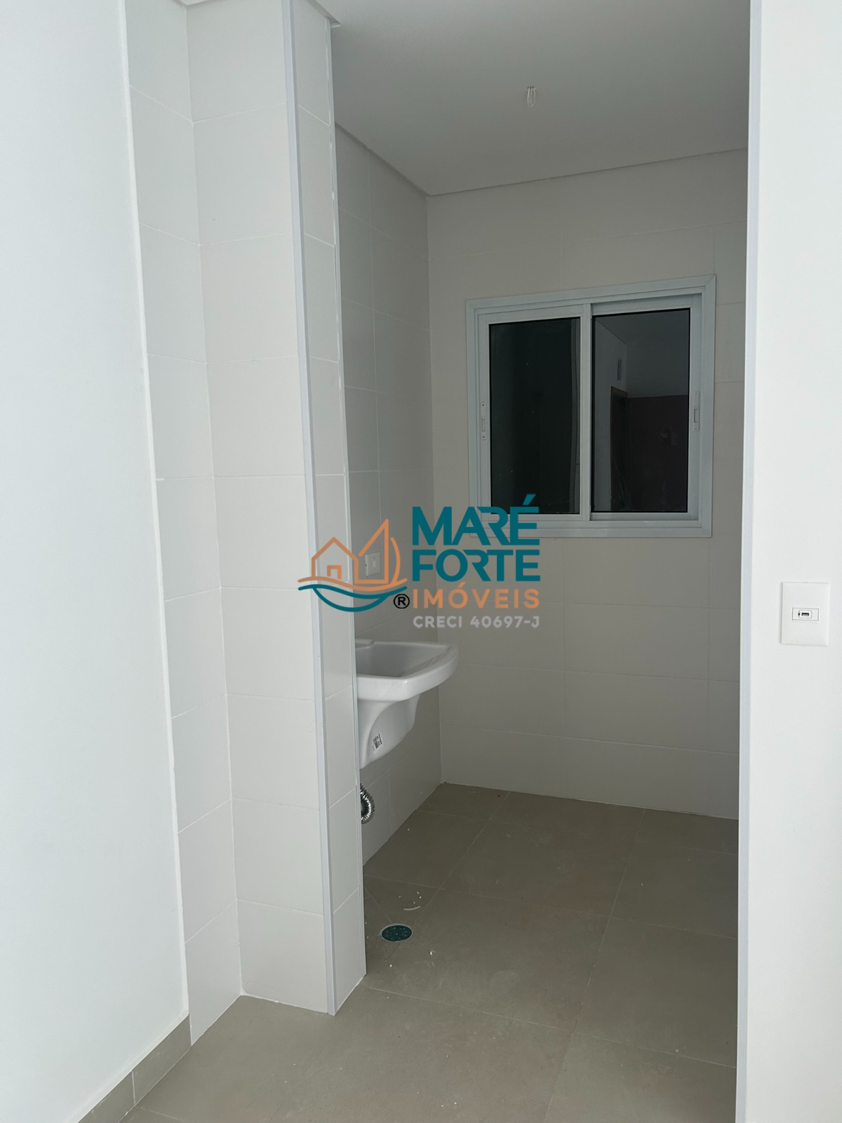 Apartamento à venda com 2 quartos, 61m² - Foto 2