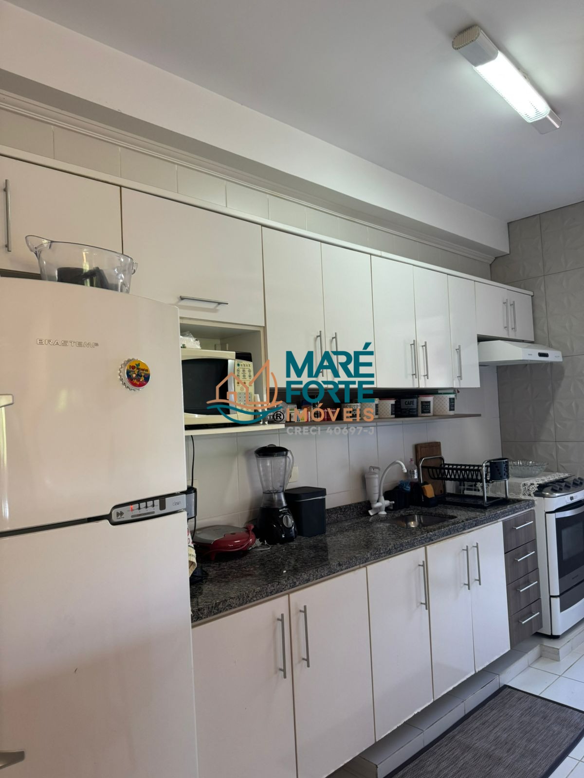 Apartamento à venda com 2 quartos, 70m² - Foto 3