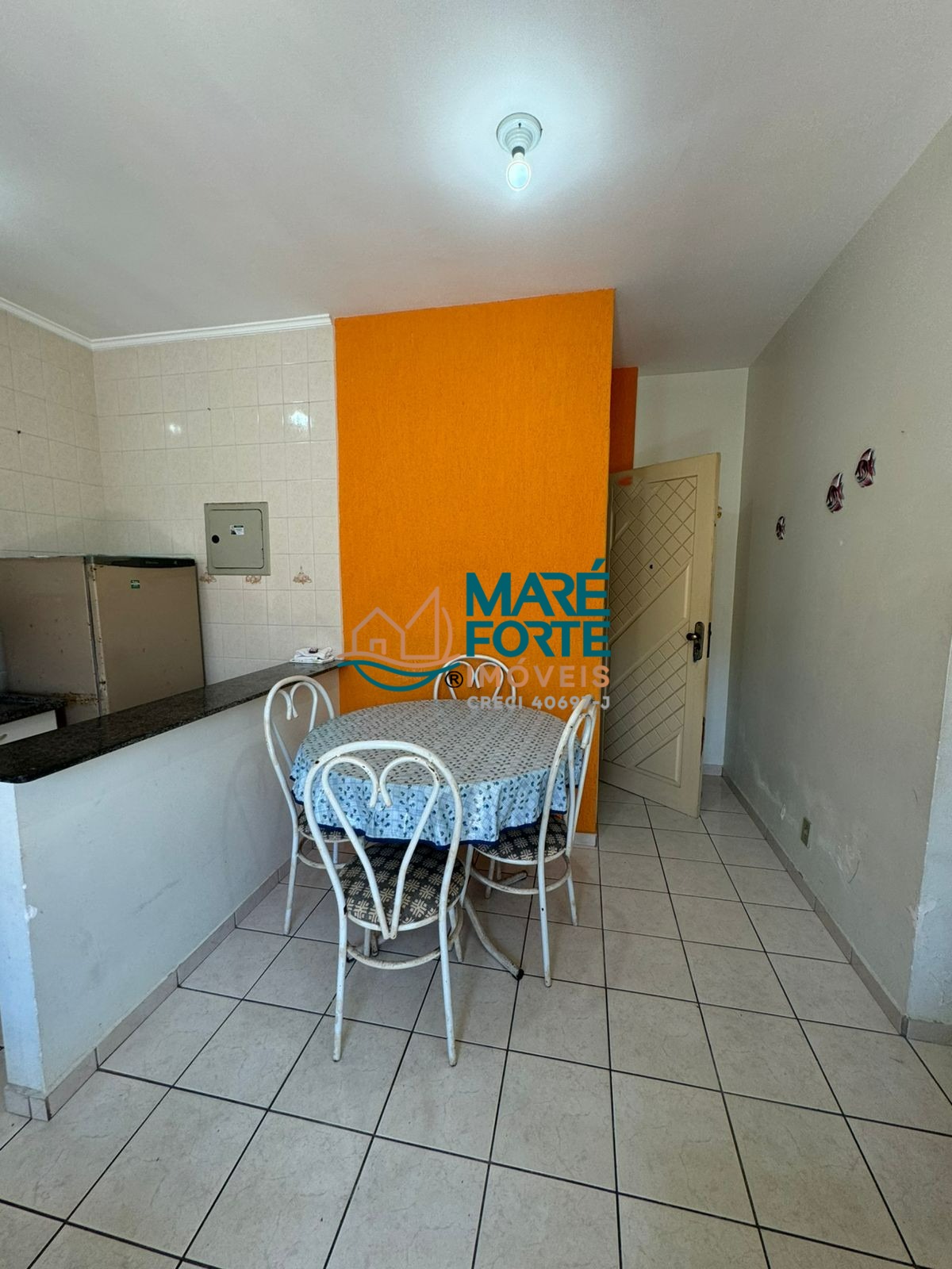 Apartamento à venda com 2 quartos, 64m² - Foto 2